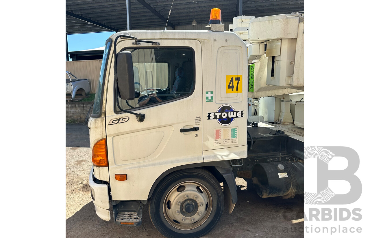 07/2006 Hino GD 6D1J EWP Truck