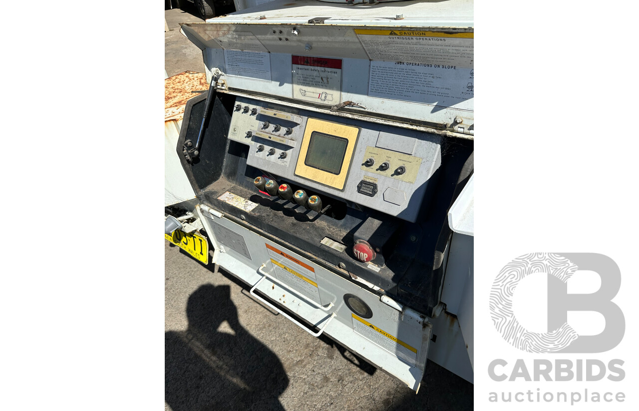 07/2006 Hino GD 6D1J EWP Truck