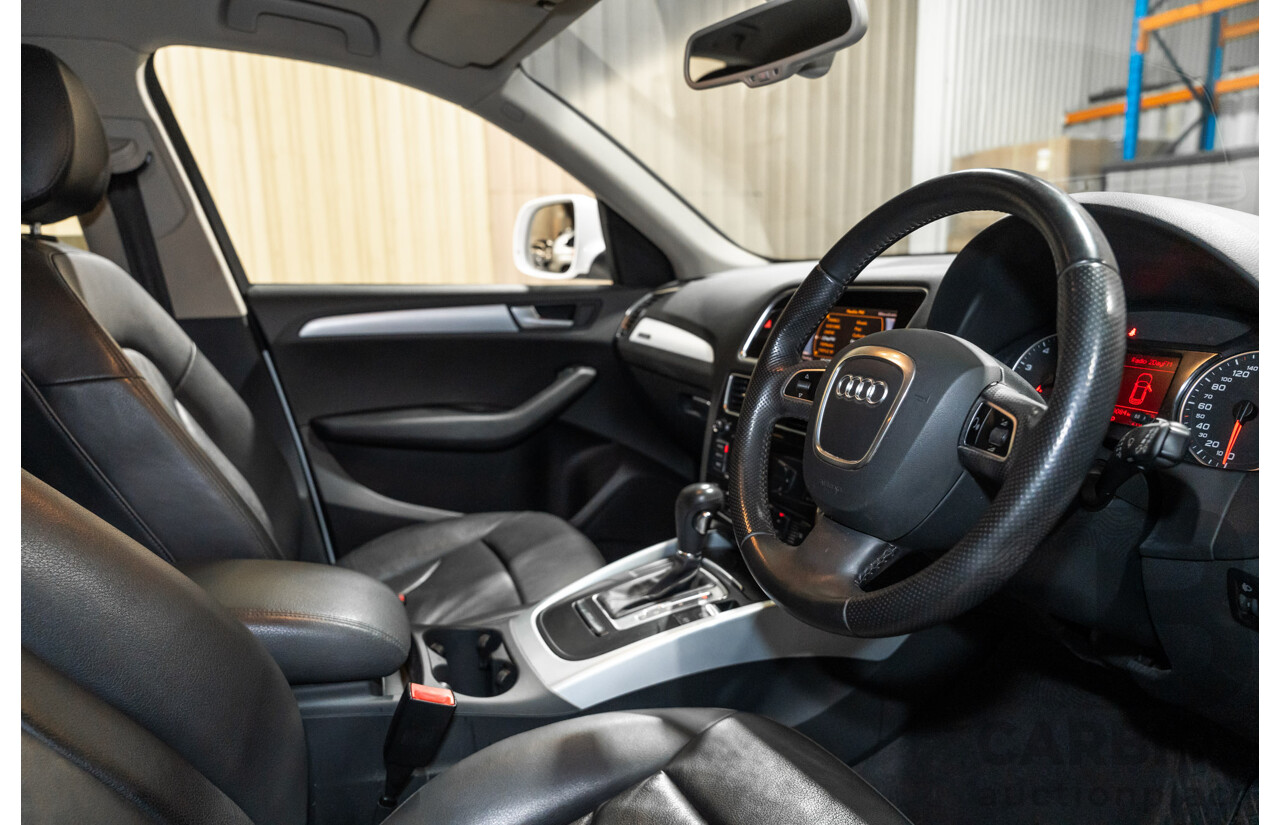 9/2009 Audi Q5 2.0 TFSI Quattro (AWD) 8R 4d Wagon White Turbo 2.0L
