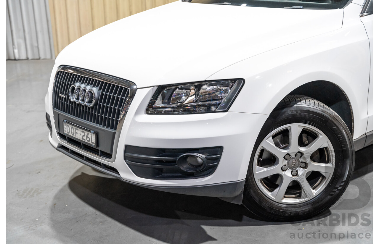 9/2009 Audi Q5 2.0 TFSI Quattro (AWD) 8R 4d Wagon White Turbo 2.0L