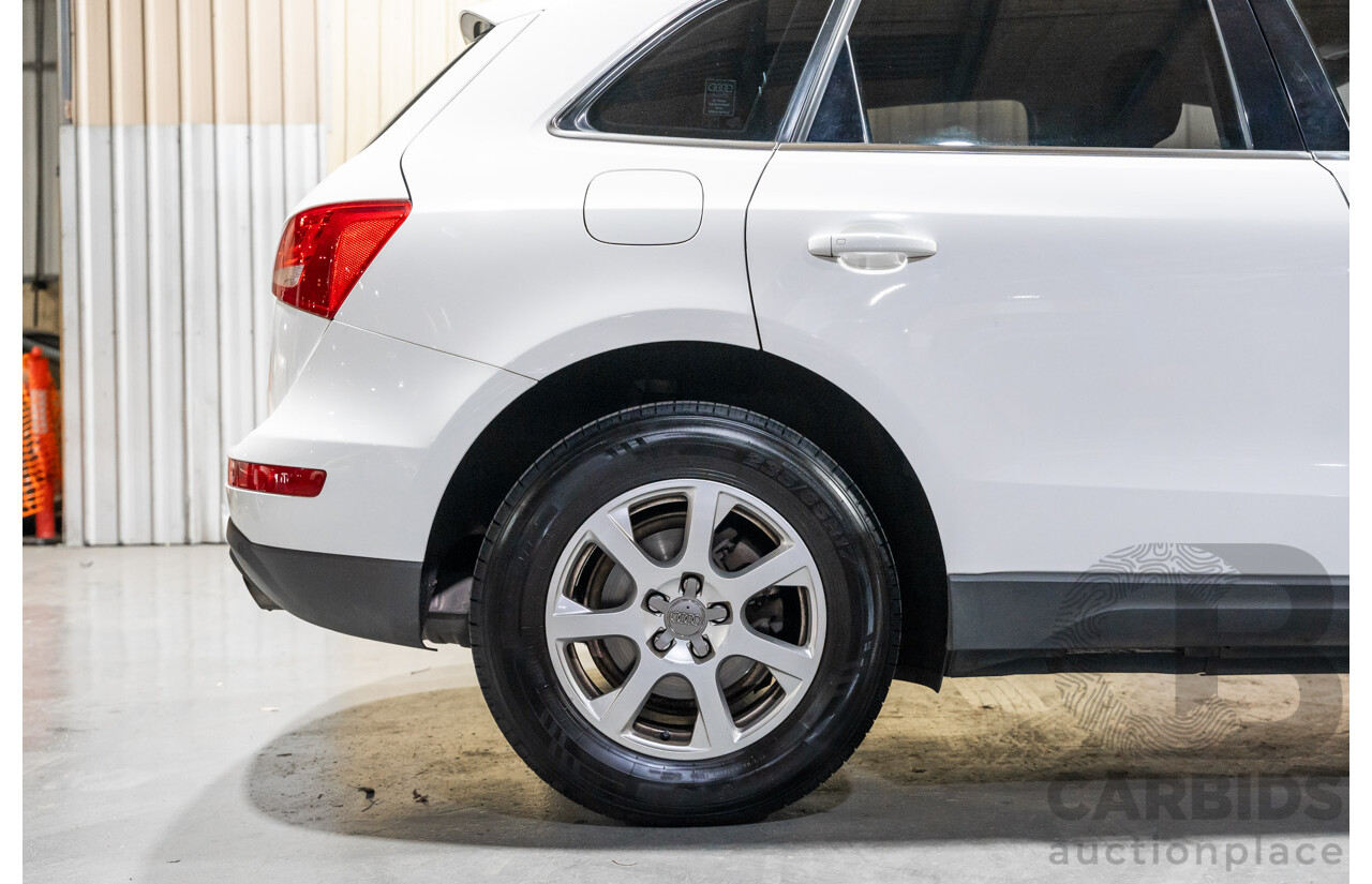 9/2009 Audi Q5 2.0 TFSI Quattro (AWD) 8R 4d Wagon White Turbo 2.0L