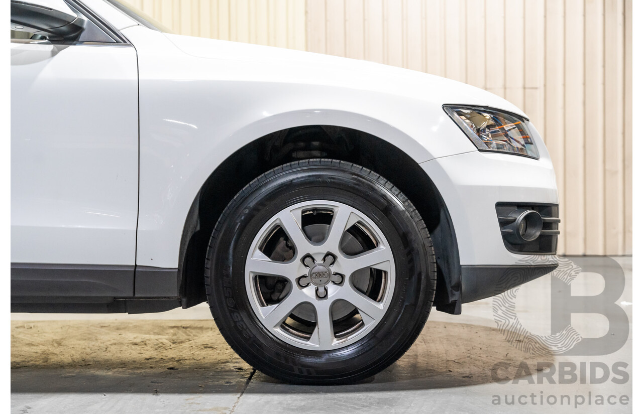9/2009 Audi Q5 2.0 TFSI Quattro (AWD) 8R 4d Wagon White Turbo 2.0L