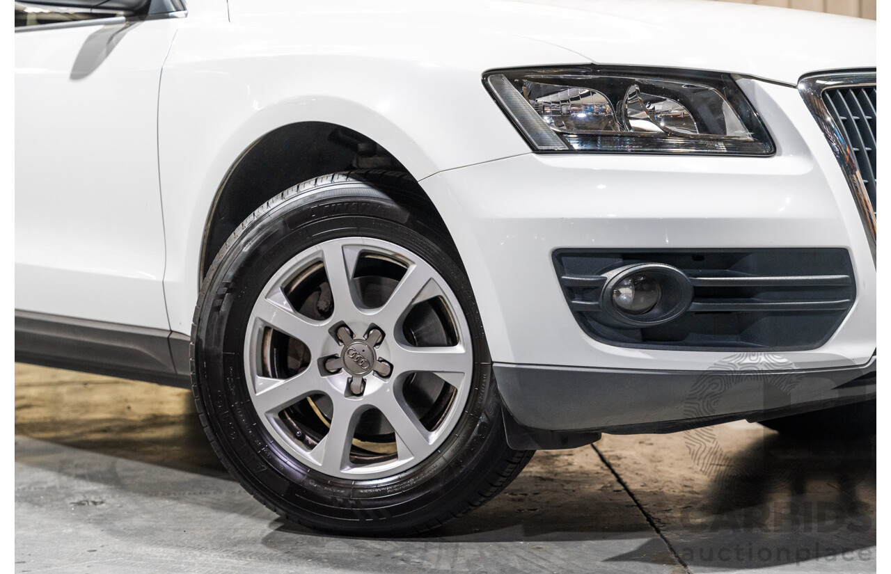 9/2009 Audi Q5 2.0 TFSI Quattro (AWD) 8R 4d Wagon White Turbo 2.0L