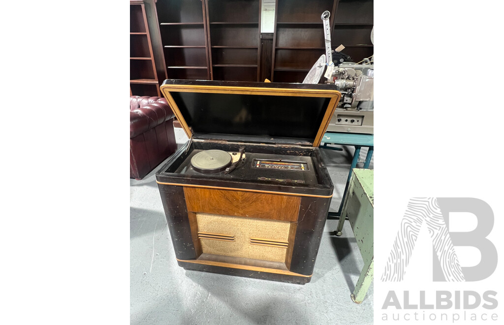Vintage Walnut Philips Radiogram with Turn Table