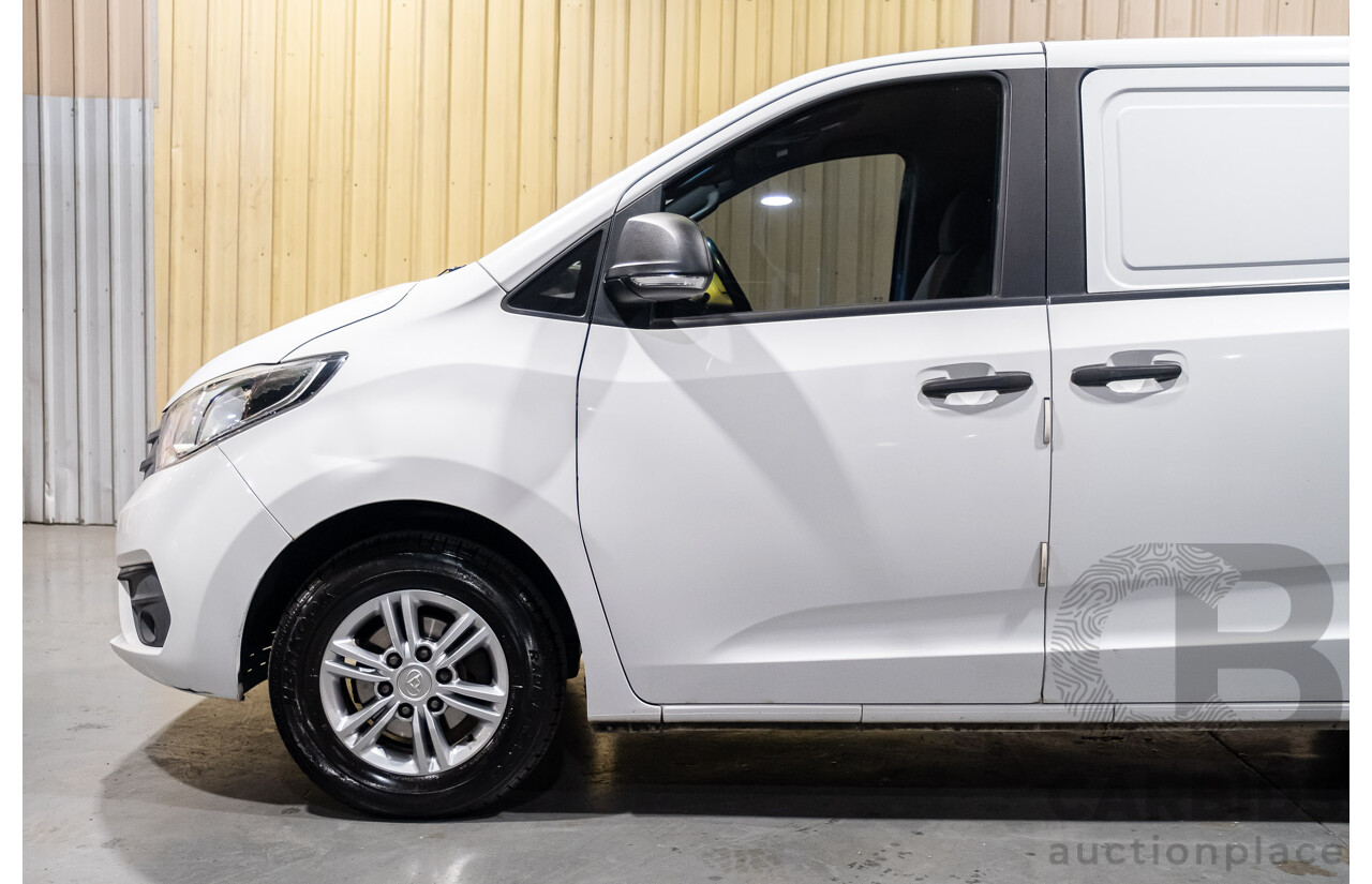 9/2016 Saic Motos LDV G10 SV7C 4d Van White 2.4L