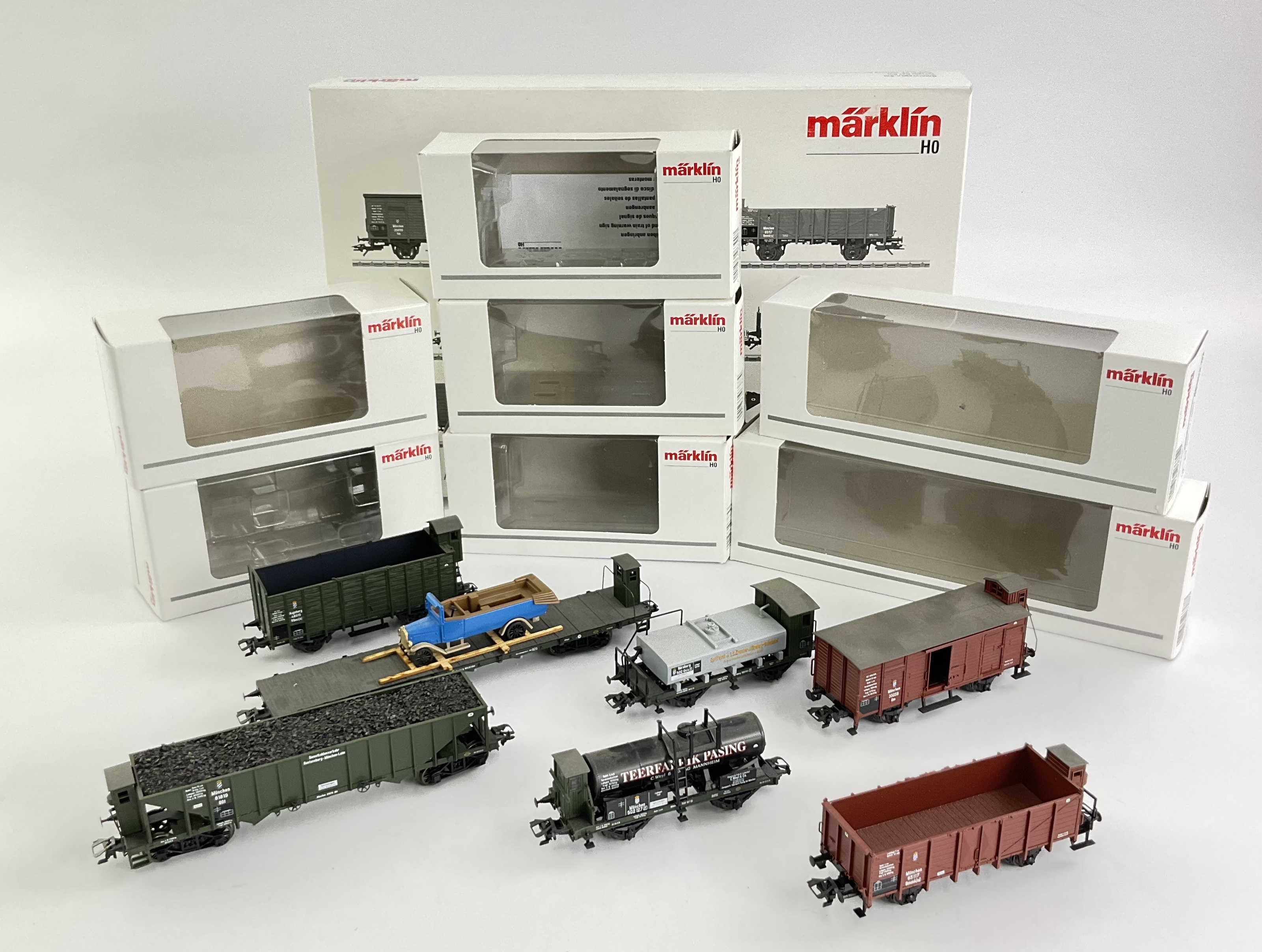 Marklin HO Scale Vintage Freight Car and Wagon Set 46082