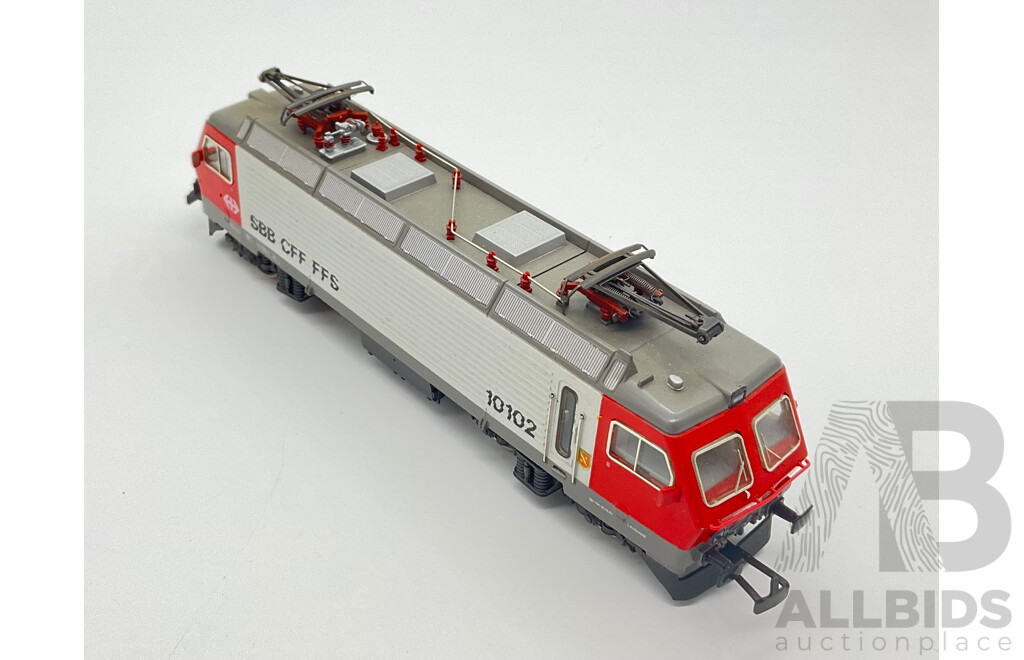 Vintage Marklin HO Scale Swiss Three Rail Electric Locomotive 10102