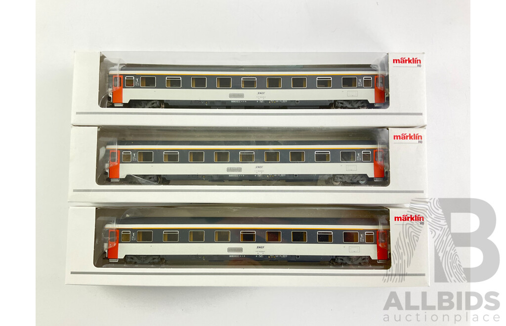 Marklin HO Scale SNCF Passenger Cars 42380 (3)