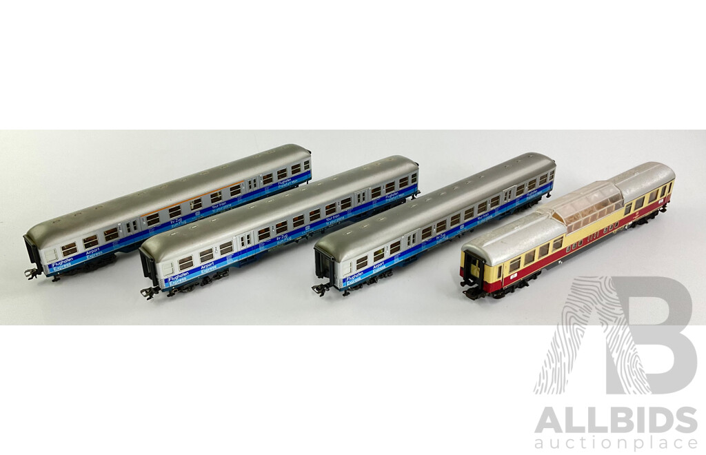 Marklin HO Scale German Passenger Cars, Three with Lighting (4)