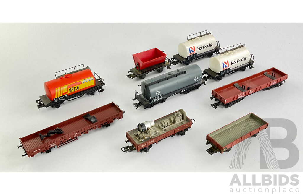Collection of Nine Marklin HO Scale European Freight Wagons Including FSitalia Spot Light Car