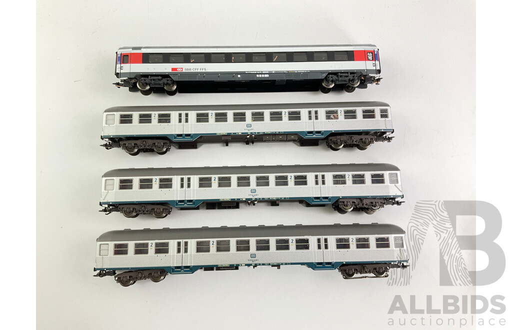 Collection of Marklin HO Scale German Passenger Cars with Lighting  (10)