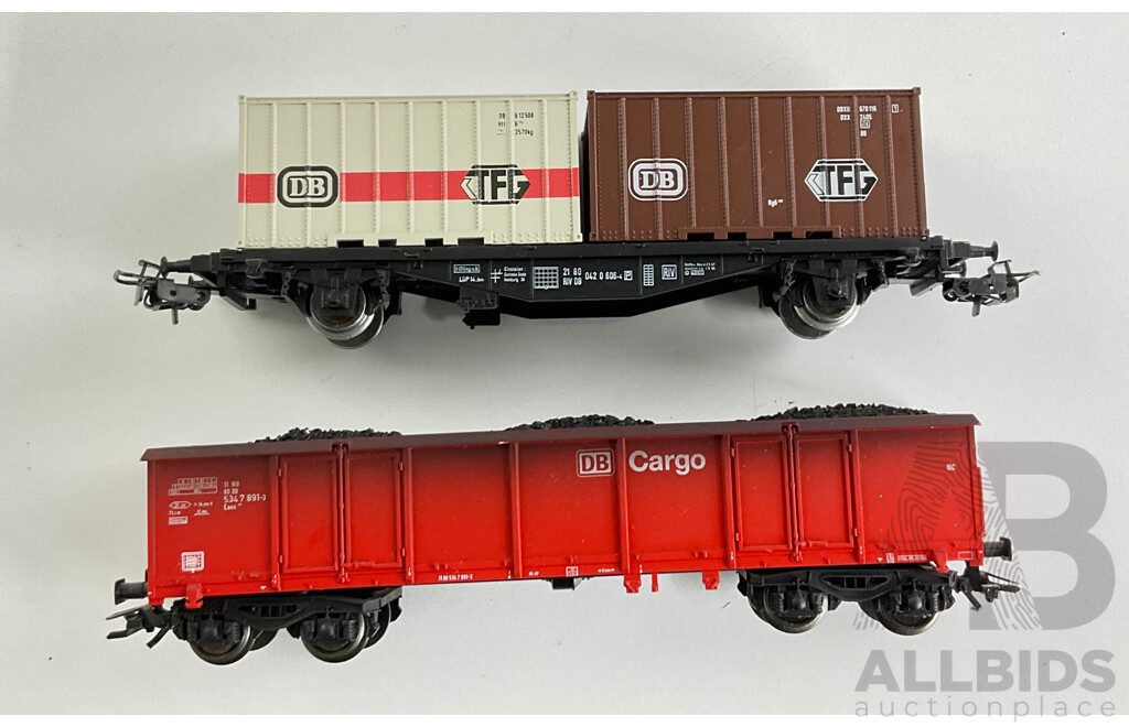 Marklin HO Scale DB Coal Wagon and Container Wagon with Large Assortment of Marklin Pamphlets and Booklets