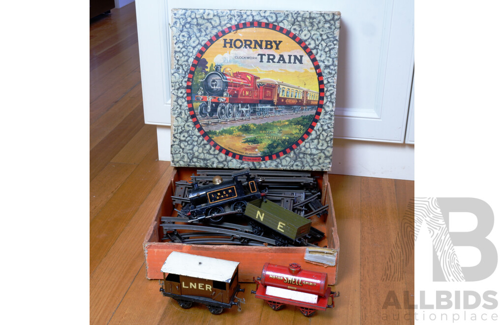 Antique Hornby by Meccano Number 1 Tank Goods Set Clockwork Train Set in Original Box and Key