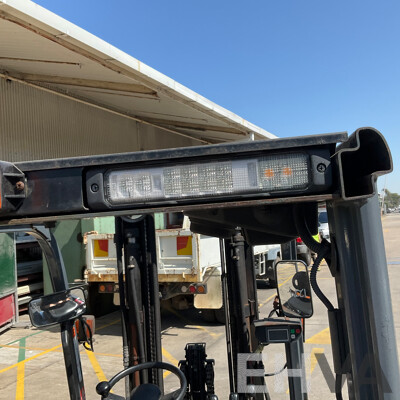 2017 TOYOTA 3-Wheel Battery Forklift (FREEZER SPEC) (8FBE20)