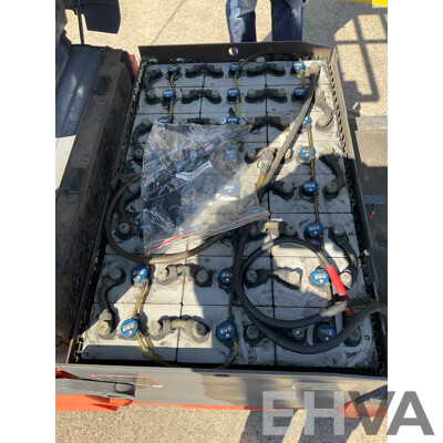 2017 TOYOTA 3-Wheel Battery Forklift (FREEZER SPEC) (8FBE20)