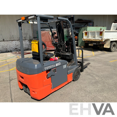 2017 TOYOTA 3-Wheel Battery Forklift (FREEZER SPEC) (8FBE20)