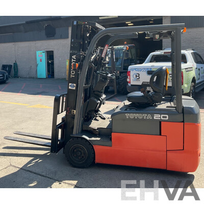 2017 TOYOTA 3-Wheel Battery Forklift (FREEZER SPEC) (8FBE20)
