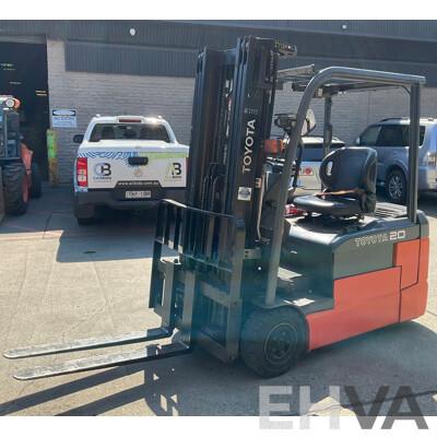 2017 TOYOTA 3-Wheel Battery Forklift (FREEZER SPEC) (8FBE20)