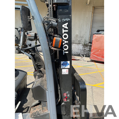 2017 TOYOTA 3-Wheel Battery Forklift (FREEZER SPEC) (8FBE20)