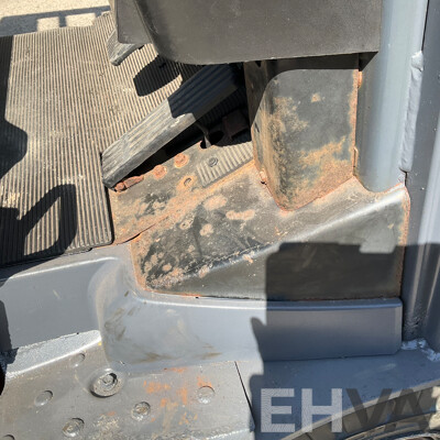 2017 TOYOTA 3-Wheel Battery Forklift (FREEZER SPEC) (8FBE20)