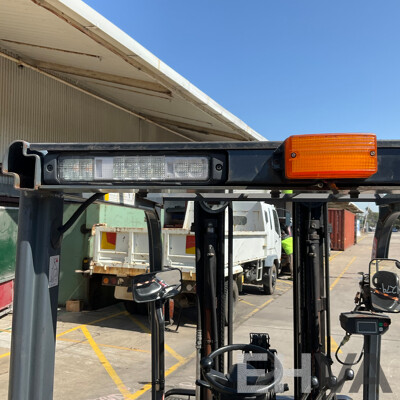 2017 TOYOTA 3-Wheel Battery Forklift (FREEZER SPEC) (8FBE20)