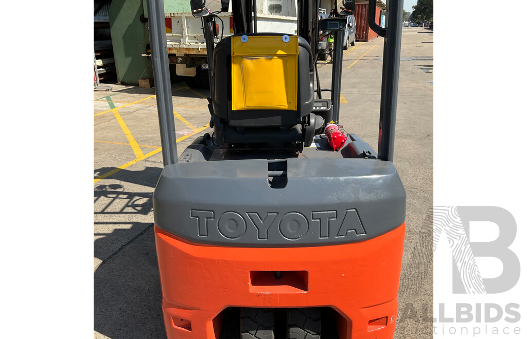 2017 TOYOTA 3-Wheel Battery Forklift (FREEZER SPEC) (8FBE20)