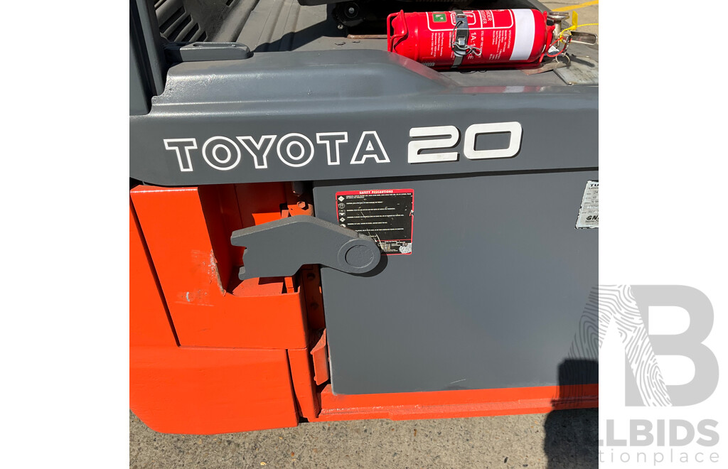 2017 TOYOTA 3-Wheel Battery Forklift (FREEZER SPEC) (8FBE20)