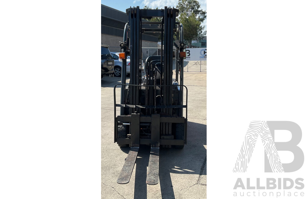 2017 TOYOTA 3-Wheel Battery Forklift (FREEZER SPEC) (8FBE20)