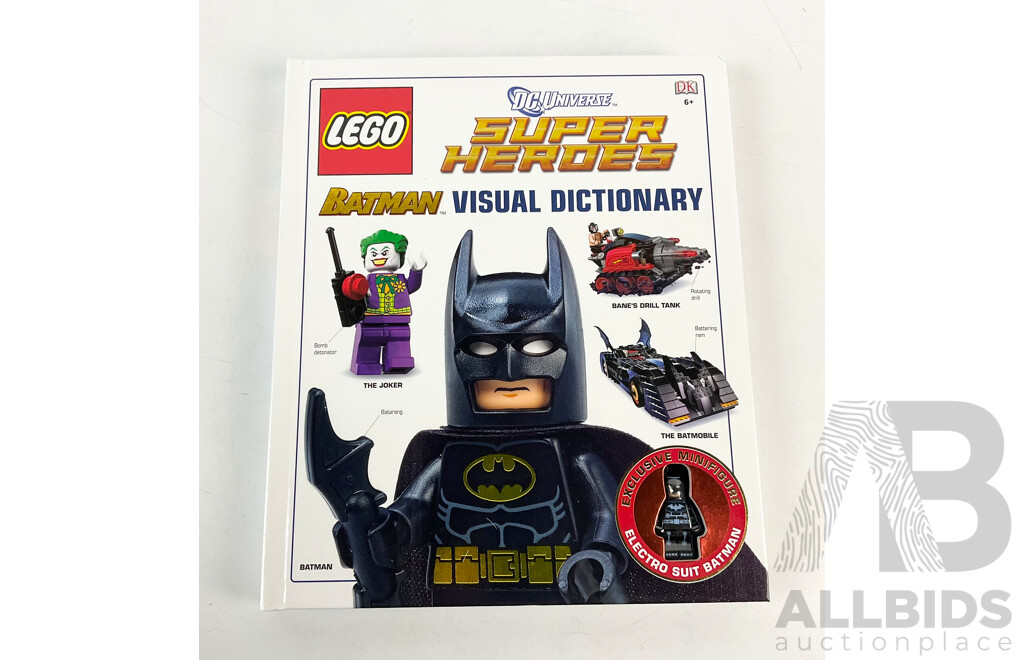Lego DC Universe Super Heroes Batman Visual Dictionary with Exclusive Electro Suit Batman Mini FIgure