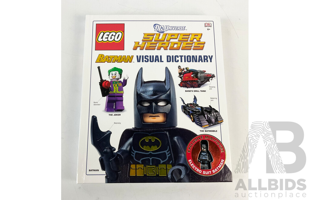 Lego DC Universe Super Heroes Batman Visual Dictionary with Exclusive Electro Suit Batman Mini FIgure