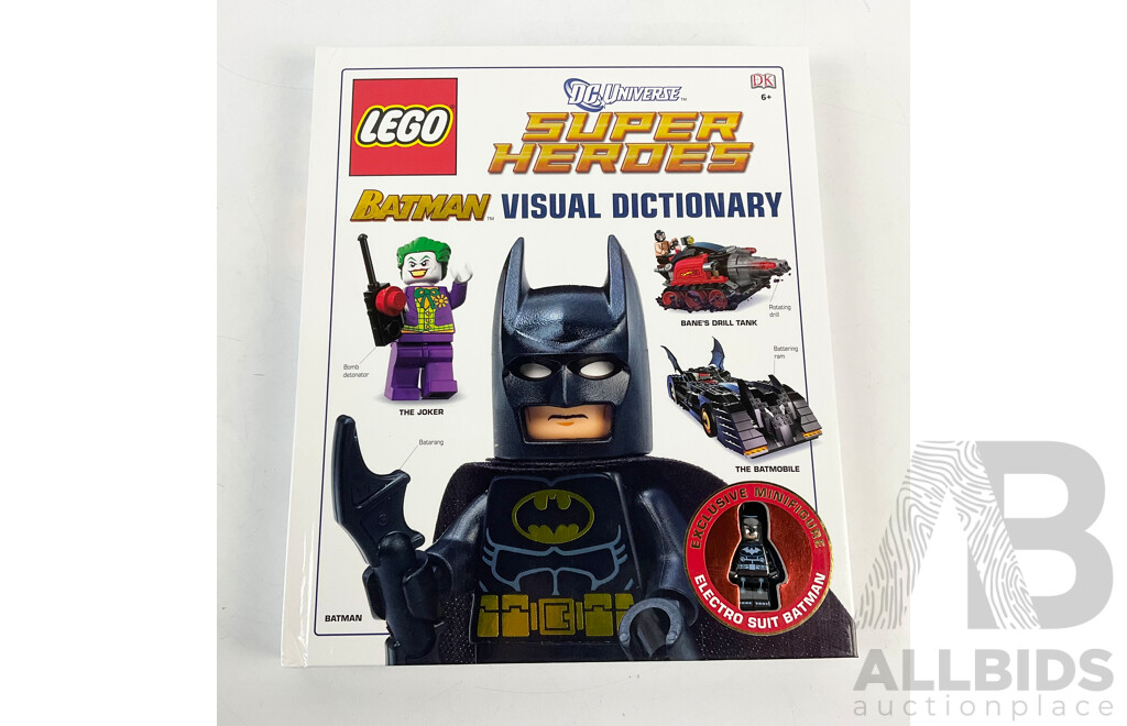 Lego DC Universe Super Heroes Batman Visual Dictionary with Exclusive Electro Suit Batman Mini FIgure