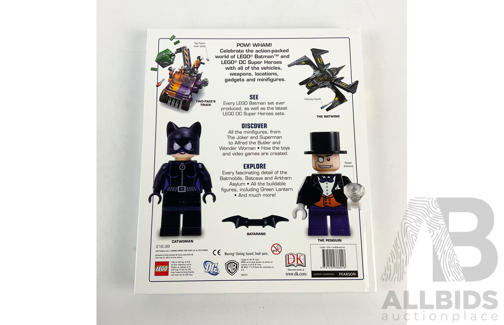 Lego DC Universe Super Heroes Batman Visual Dictionary with Exclusive Electro Suit Batman Mini FIgure