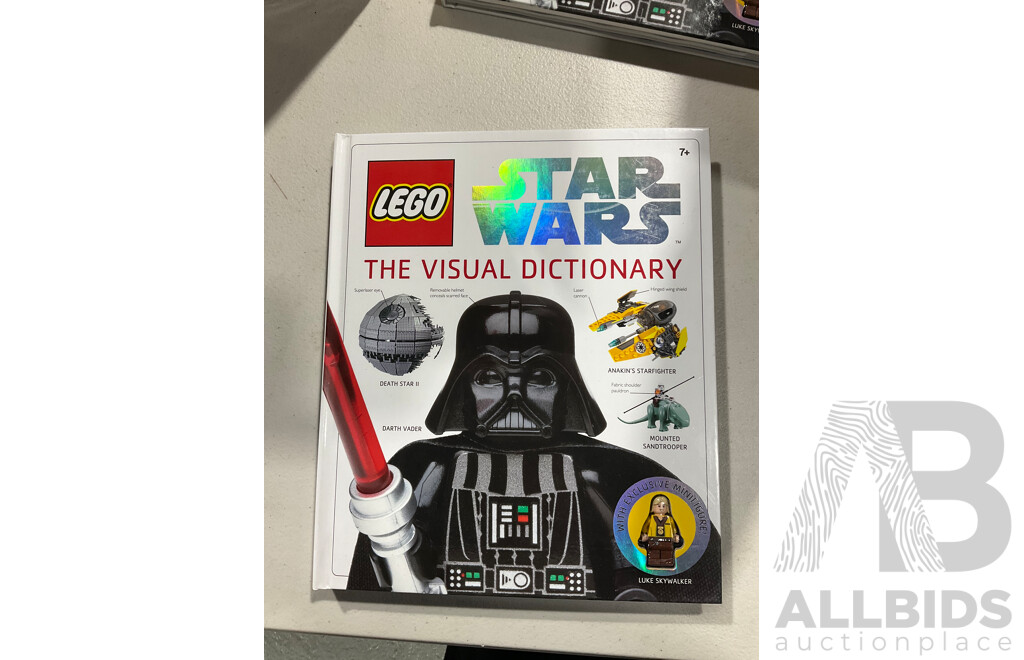 Lego Star Wars the Visual Dictionary with Exclusive Luke Skywalker Minifigure