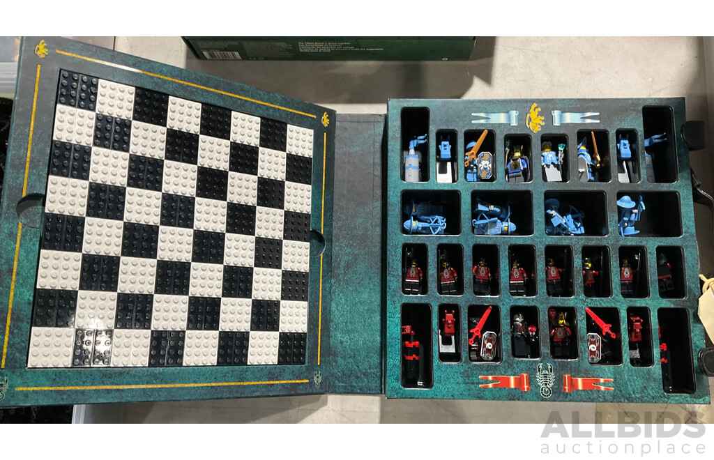 Lego Minifigures Chess Set in Original Board Case