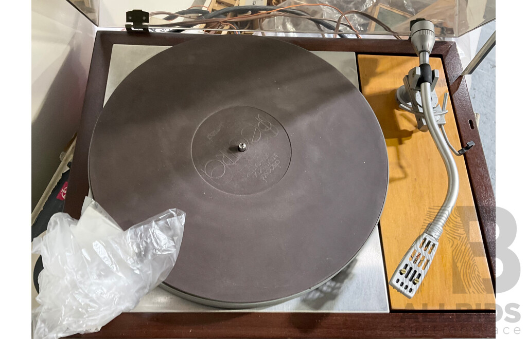Vintage Record Player with Ortofon Arm, Catridge and Needle