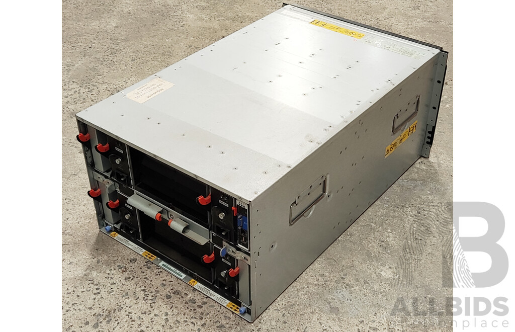 IBM (MT8677) BladeCenter E Blade Server Chassis