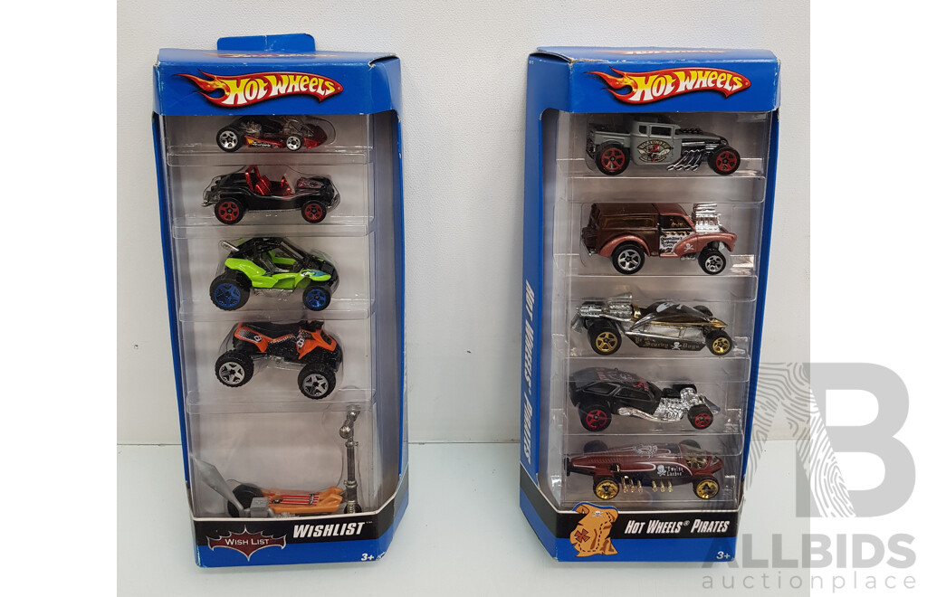 Assorted Hot Wheels Model Cars - Lot of 14