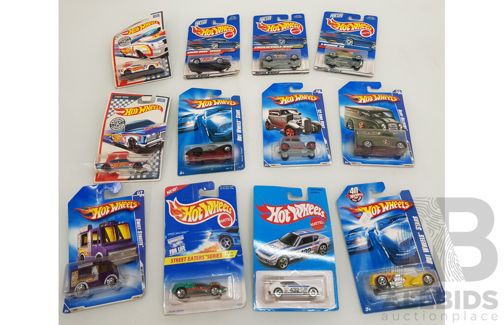 Assorted Hot Wheels Model Cars - Lot of 14