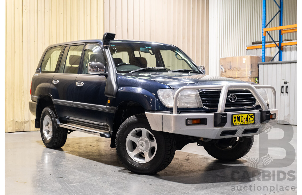 11/2001 Toyota Landcruiser GXL (4x4) FZJ105R 4d Wagon Blue Dual Fuel 4.5L - 8 Seater