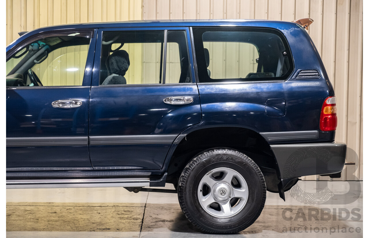 11/2001 Toyota Landcruiser GXL (4x4) FZJ105R 4d Wagon Blue Dual Fuel 4.5L - 8 Seater