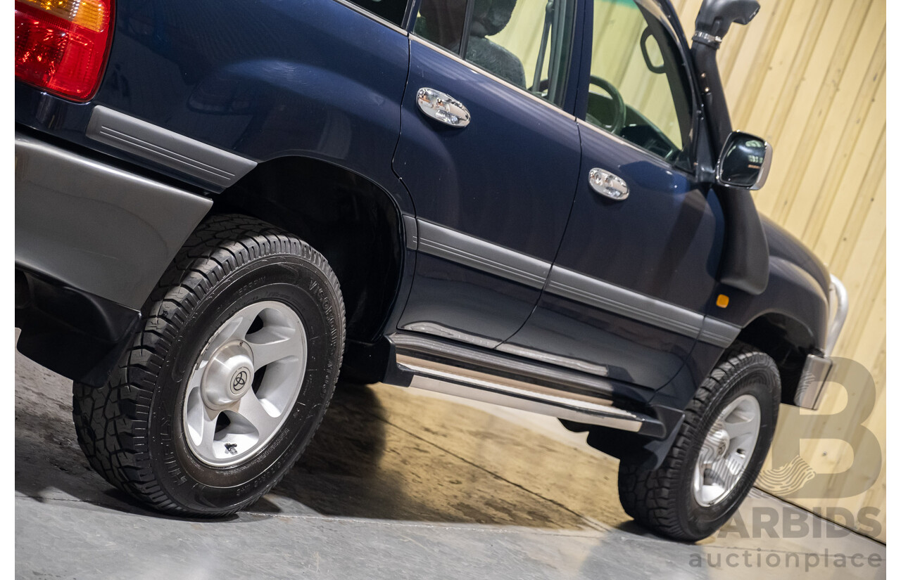 11/2001 Toyota Landcruiser GXL (4x4) FZJ105R 4d Wagon Blue Dual Fuel 4.5L - 8 Seater