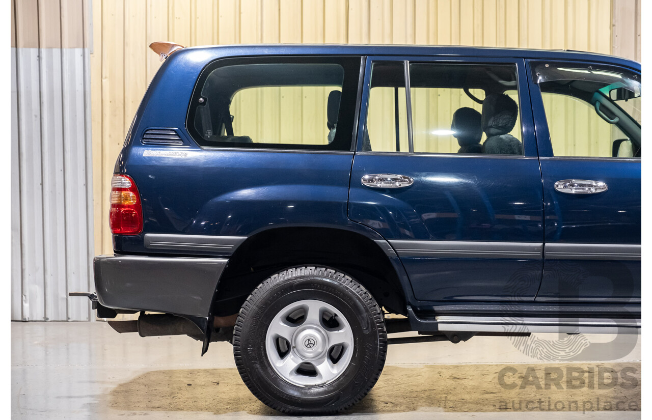 11/2001 Toyota Landcruiser GXL (4x4) FZJ105R 4d Wagon Blue Dual Fuel 4.5L - 8 Seater