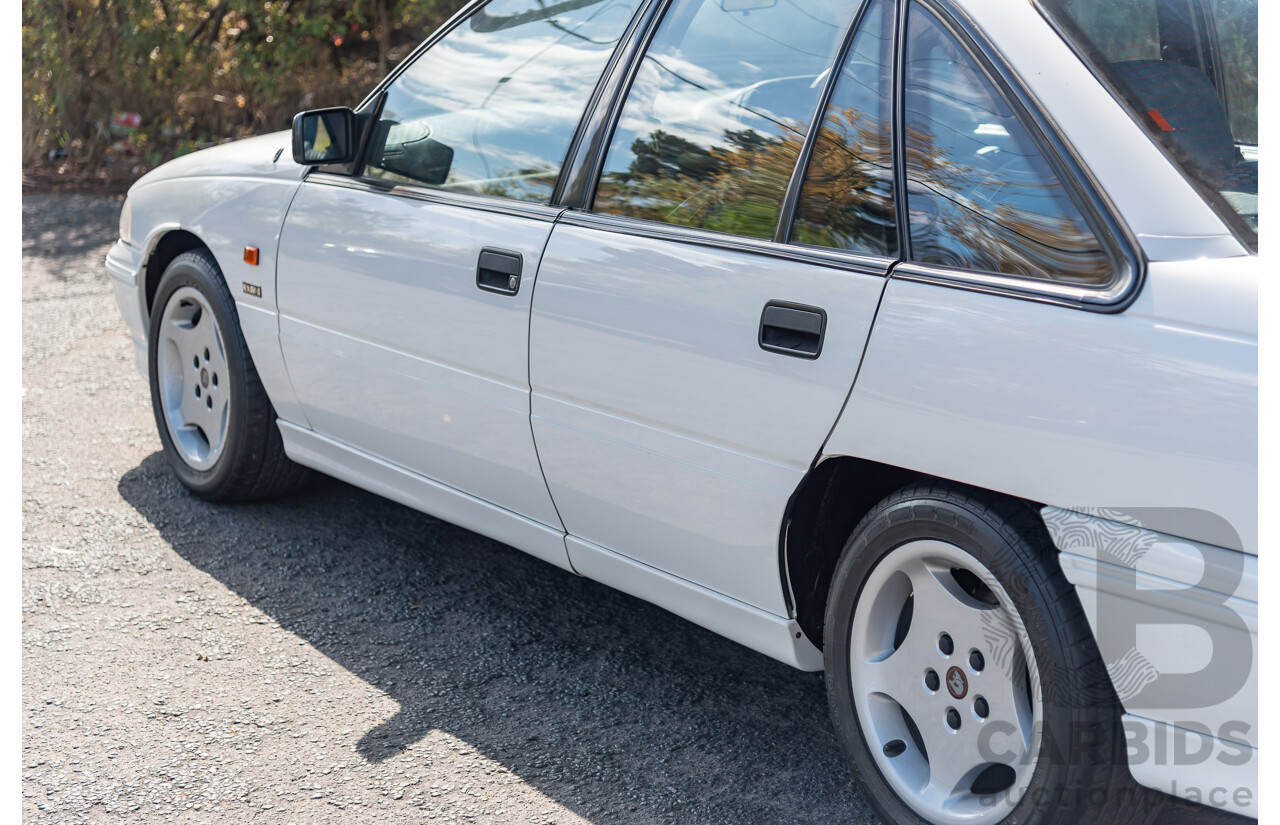 6/1992 Holden HSV SV Clubsport VP Build No.175 4d Sedan White V8 5.0L