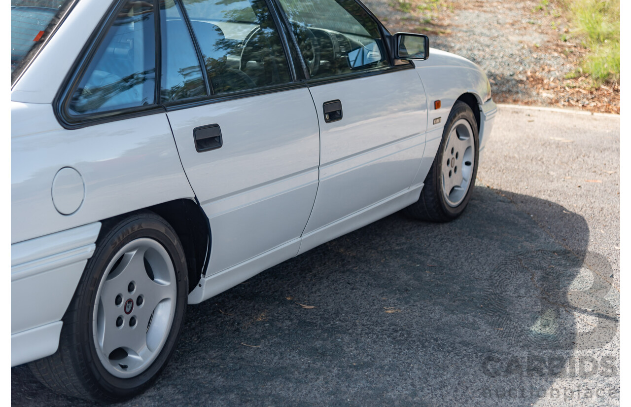 6/1992 Holden HSV SV Clubsport VP Build No.175 4d Sedan White V8 5.0L