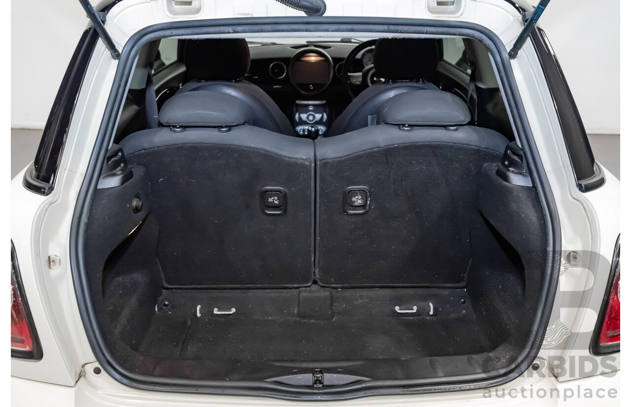 8/2009 Mini Cooper S R56 2d Hatchback White Turbo 1.6L