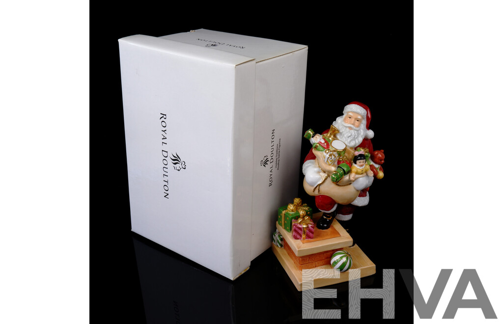 Royal Doulton Porcelain Holiday Traditions Rooftop Santa Figure in Original Box