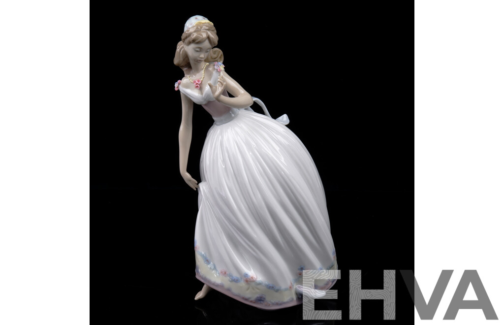 LLADRO AT THE order BALL CINDERELLA LOOKALIKE