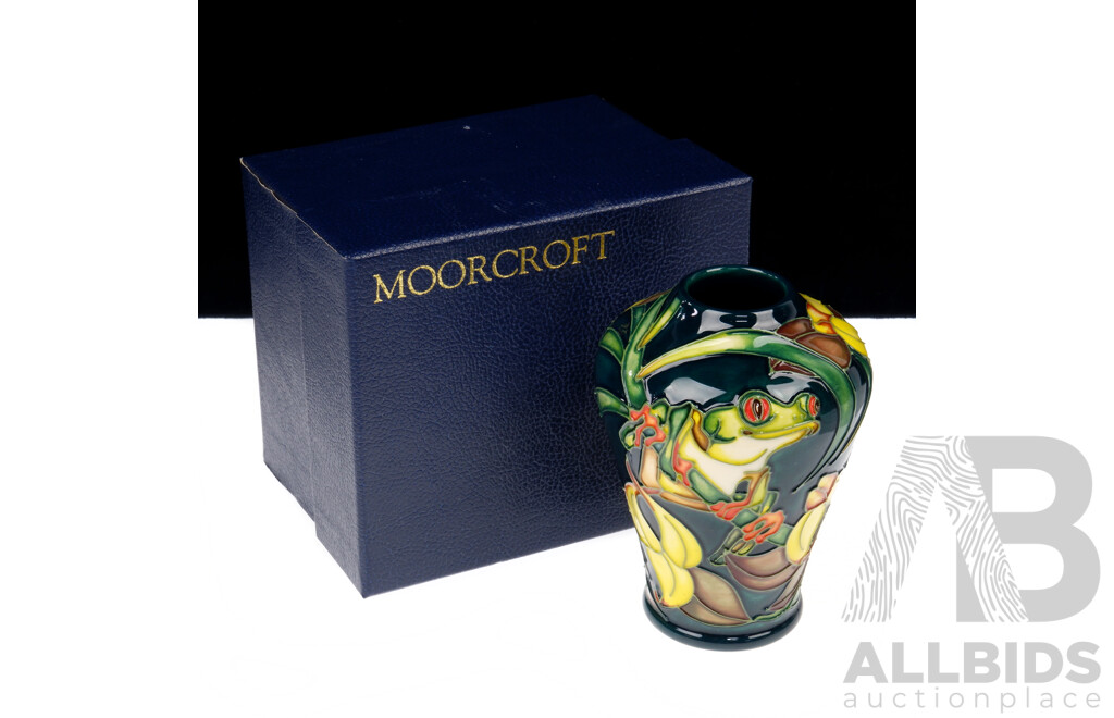 Moorcroft Porcelain Vase From the Amazon Collection, Frogs Design by Sian Leeper in Original Box