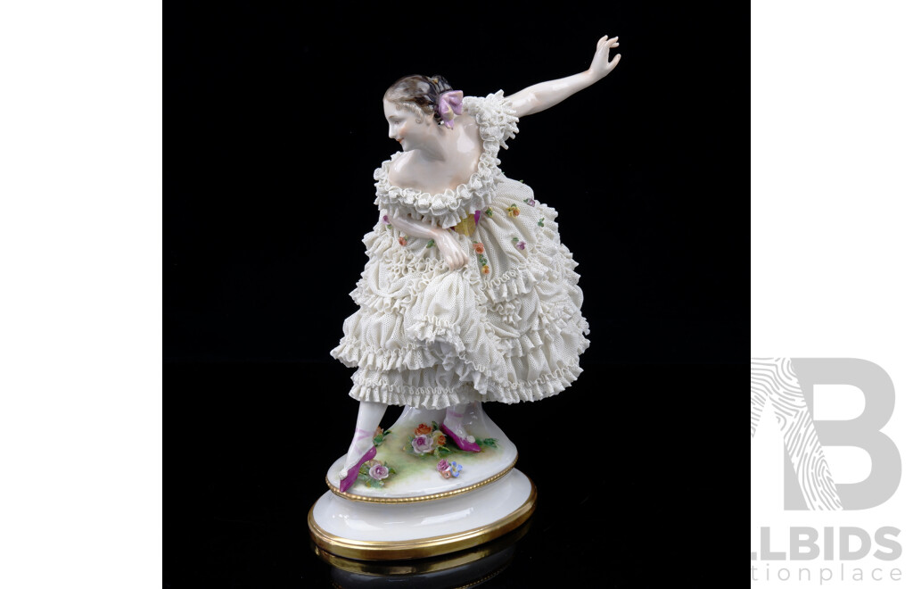 Vintage German Dresden Volkstedt Porcelain Lace Curtsying Ballerina Figurine