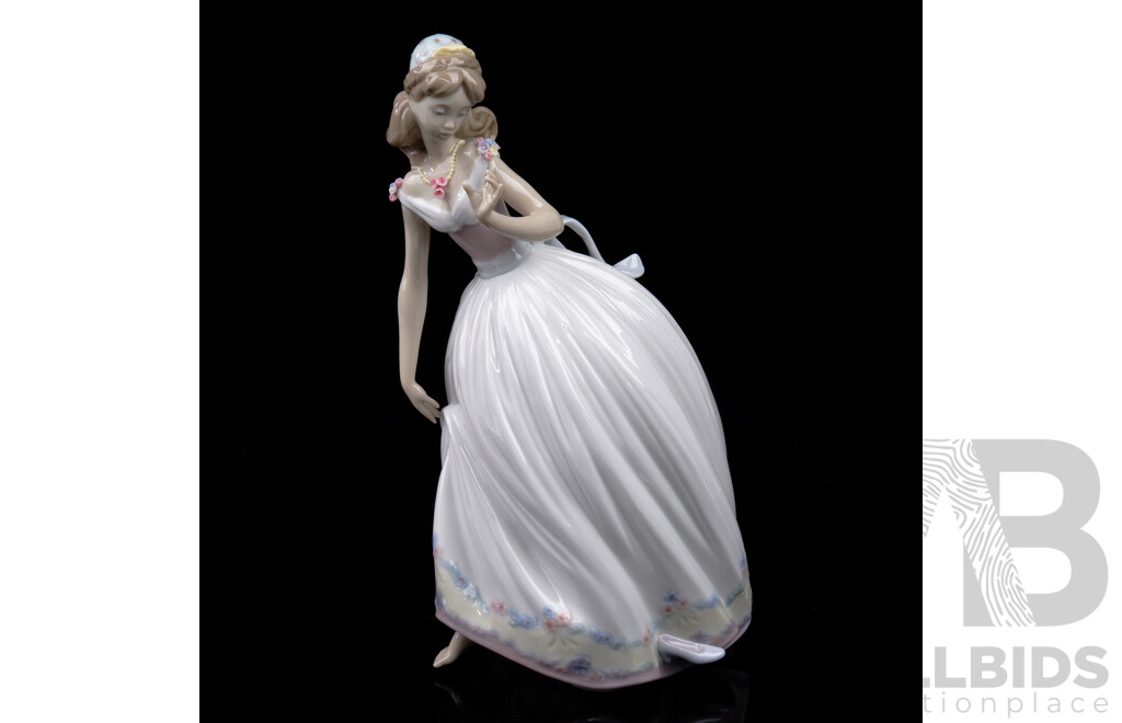 Vintage Lladro Cinderella the Glass Slipper, Designed by Jose Puche, Signed to Base